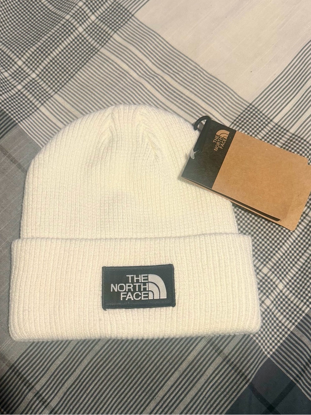 The North Face TNF Logo Box Cuffed Beanie White Knit Beanie NWT - Picture 2 of 4